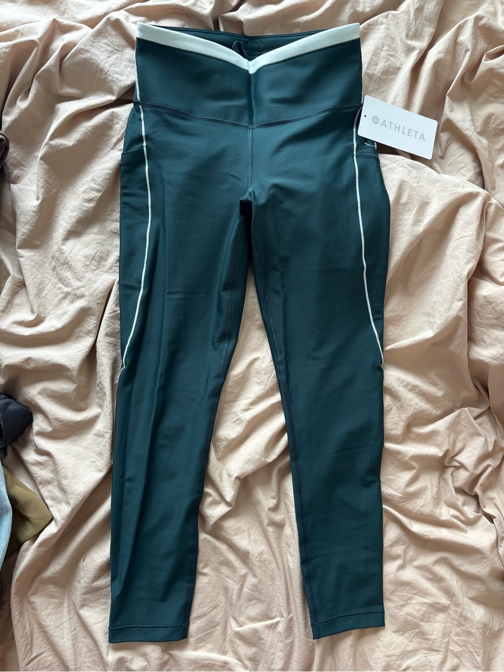 BNWT Interval Stash Dark Green Leggings with White Piping